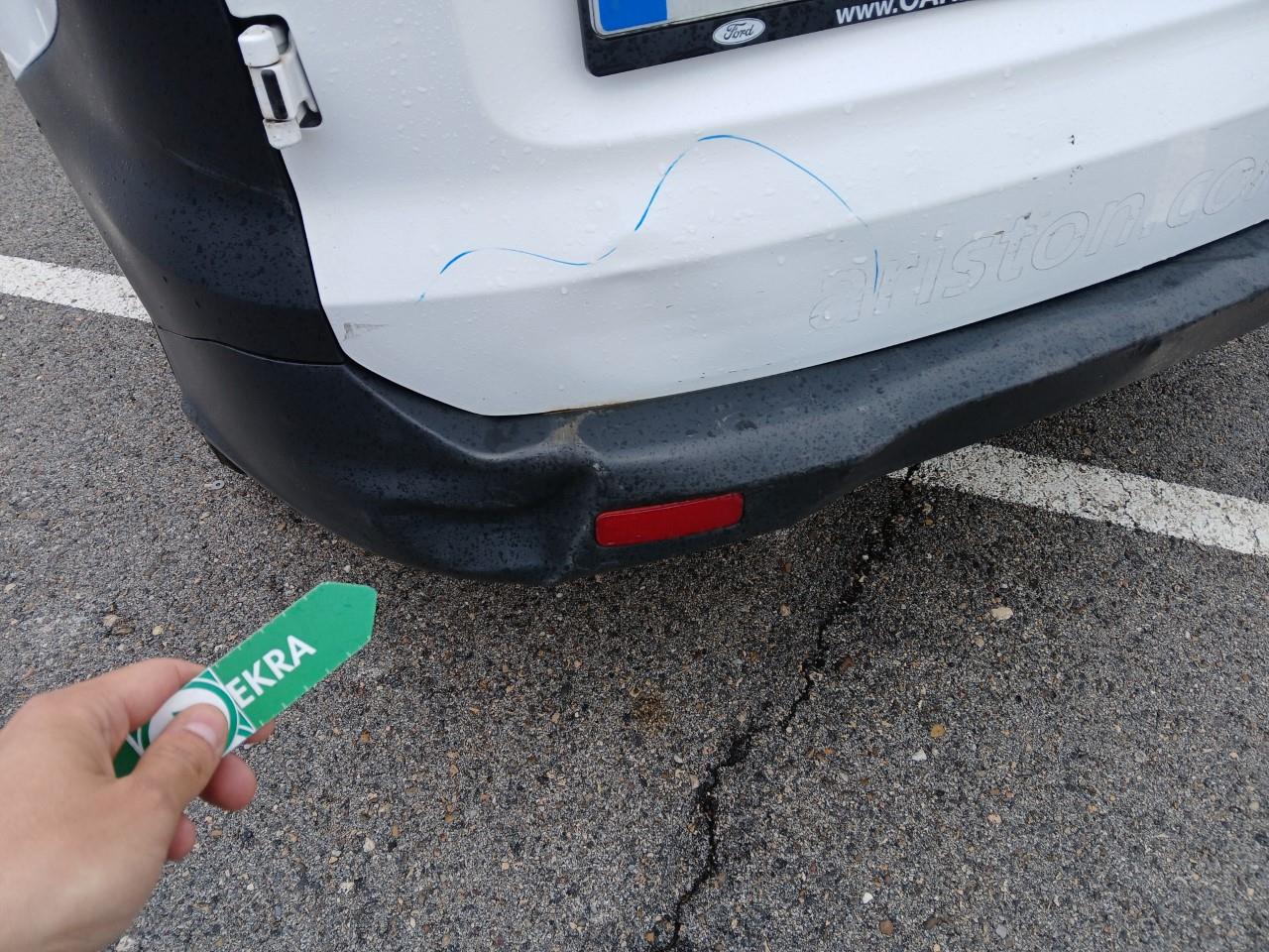 Daño en Parachoque trasero Golpe carrocería Golpe carrocería