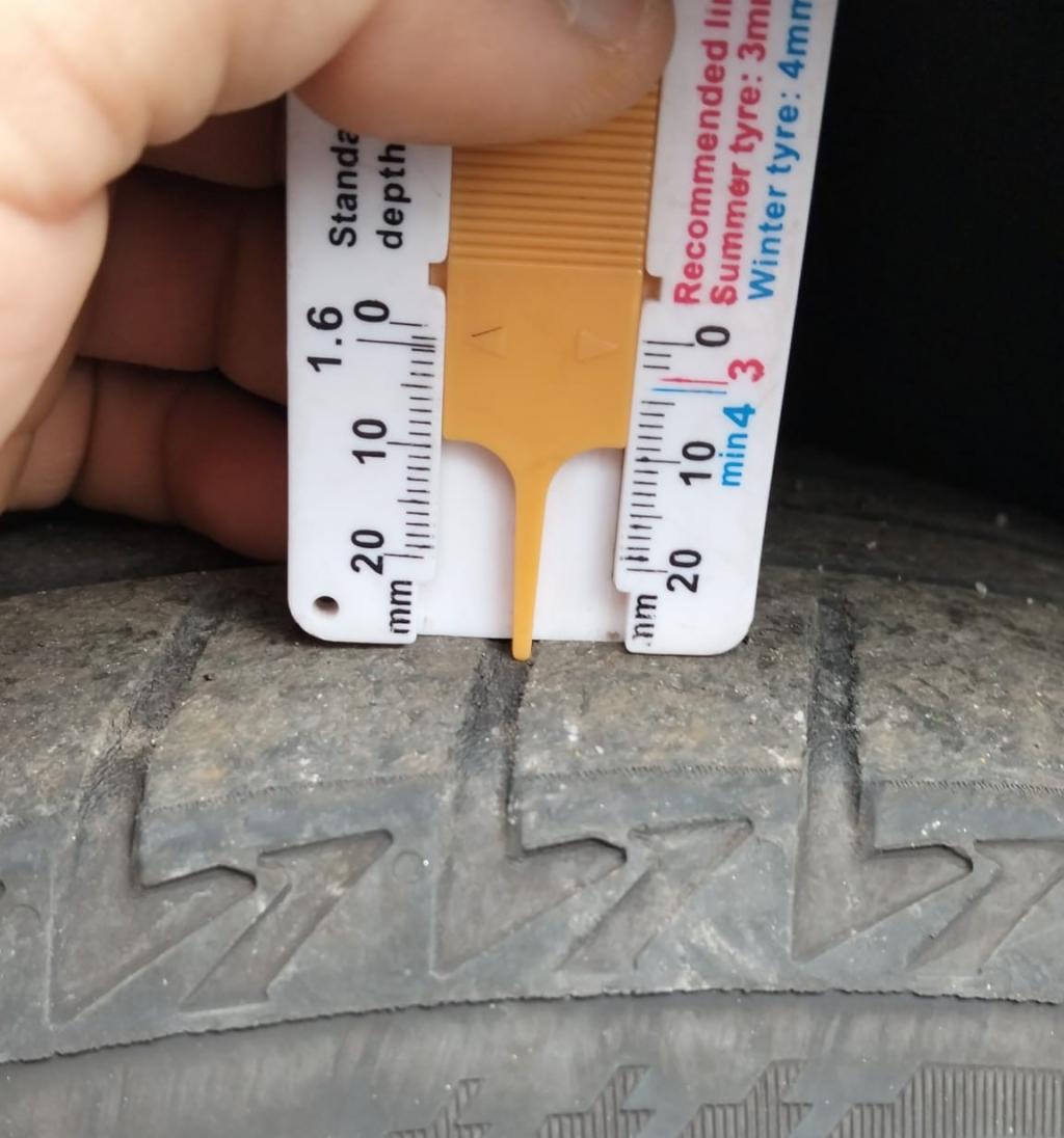 Daño en Neumatico Dl Dr Usado Usado