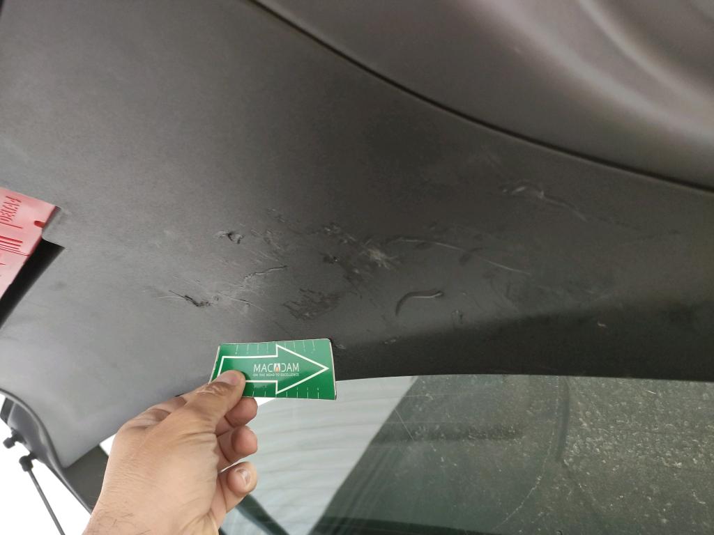 Daño en guarnecido Arañazo ligero Arañazo ligero