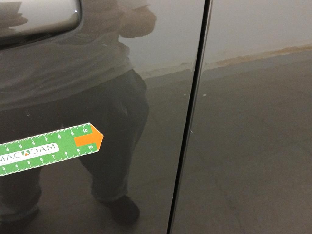 Daño en Puerta delantera izquierda Bollo Bollo