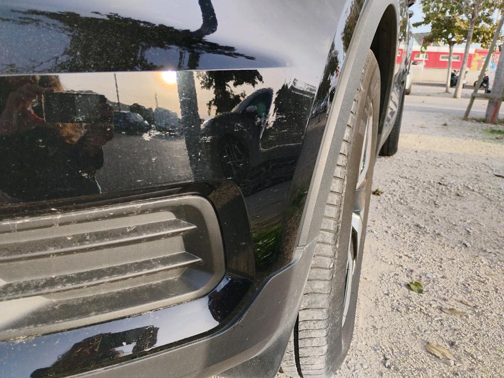Daño en parachoque delantero Arañazo ligero Arañazo ligero