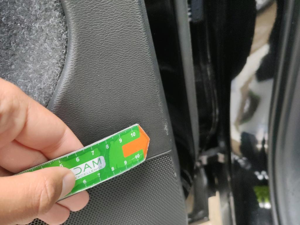 Daño en Guarnecido puerta Arañazo ligero Arañazo ligero