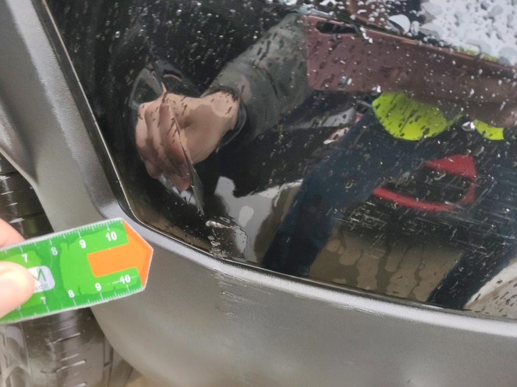 Daño en Parachoque trasero Arañazo ligero Arañazo ligero