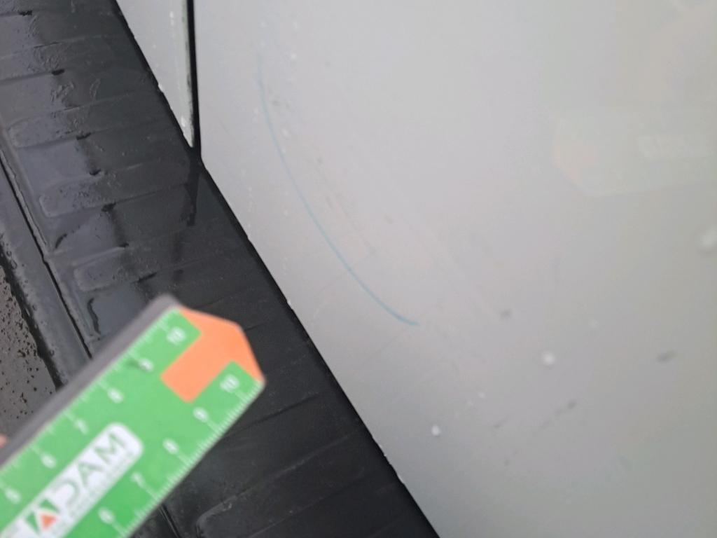 Daño en Puerta Tr Arañazo ligero Arañazo ligero