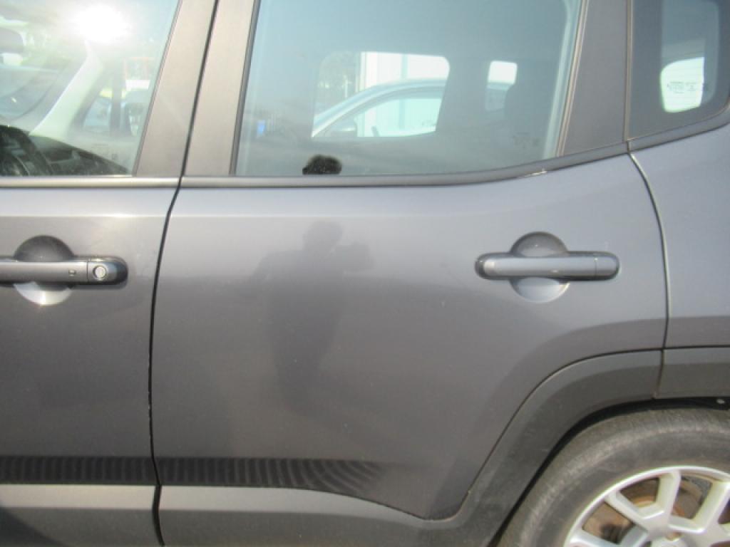 Daño en panel dañado dañado