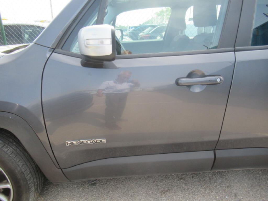 Daño en panel dañado dañado