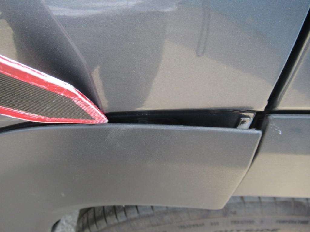 Daño en panel dañado dañado