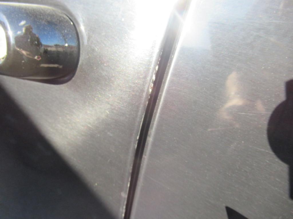 Daño en panel dañado dañado