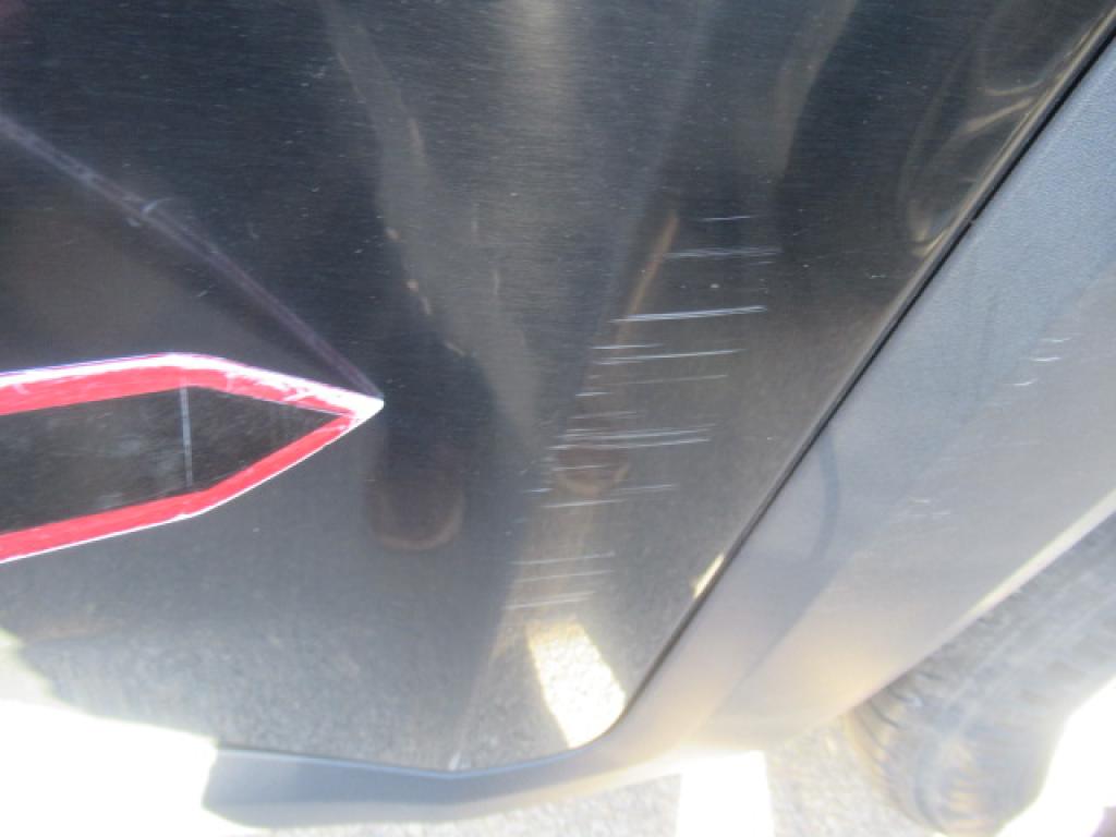 Daño en panel dañado dañado