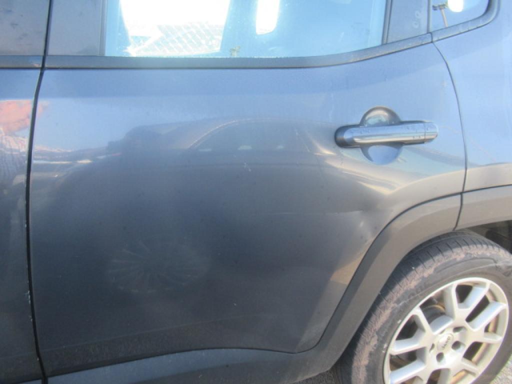 Daño en panel dañado dañado