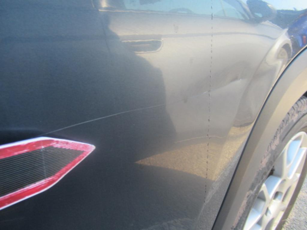 Daño en panel dañado dañado