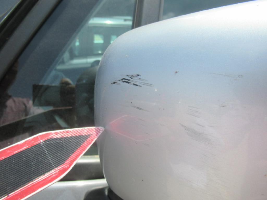 Daño en panel dañado dañado