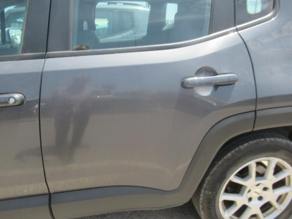 Daño en panel dañado dañado