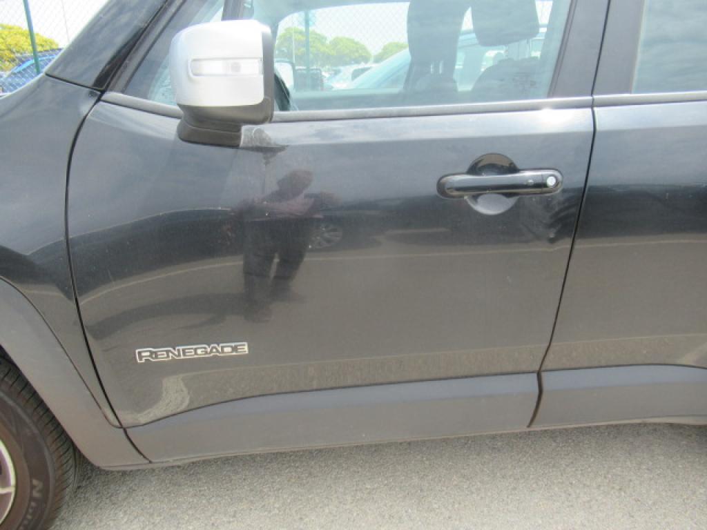 Daño en panel dañado dañado