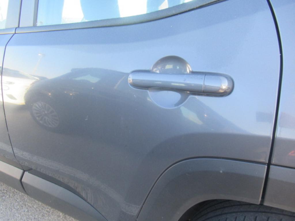 Daño en panel dañado dañado