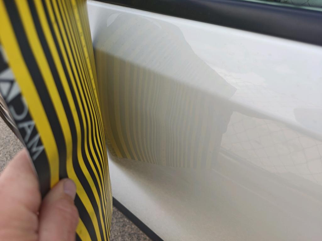 Daño en panel dañado dañado