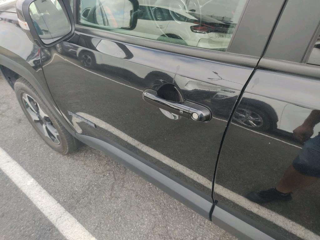 Daño en panel Arañazo ligero Arañazo ligero
