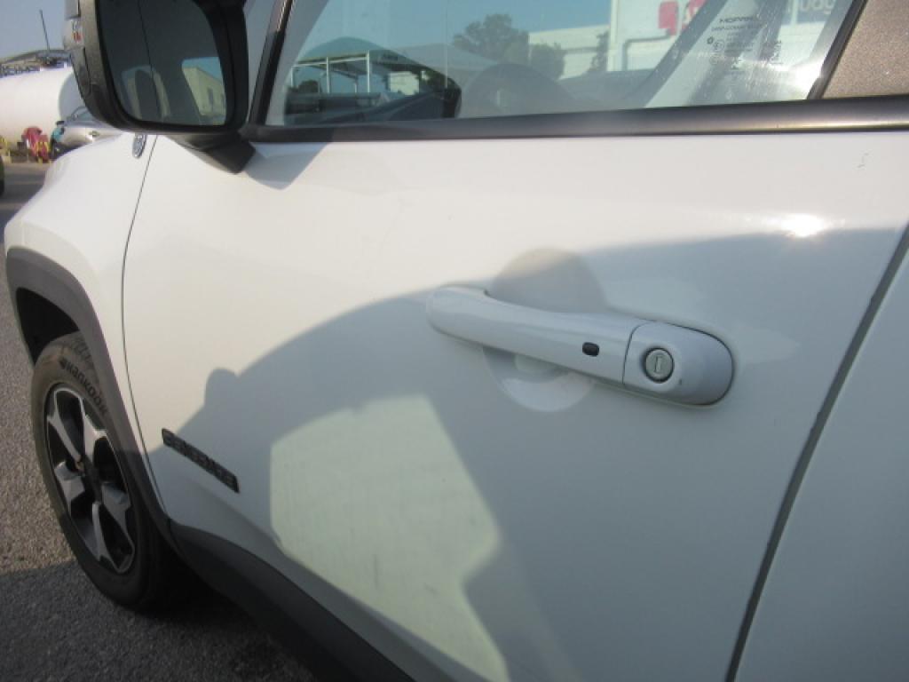 Daño en panel dañado dañado