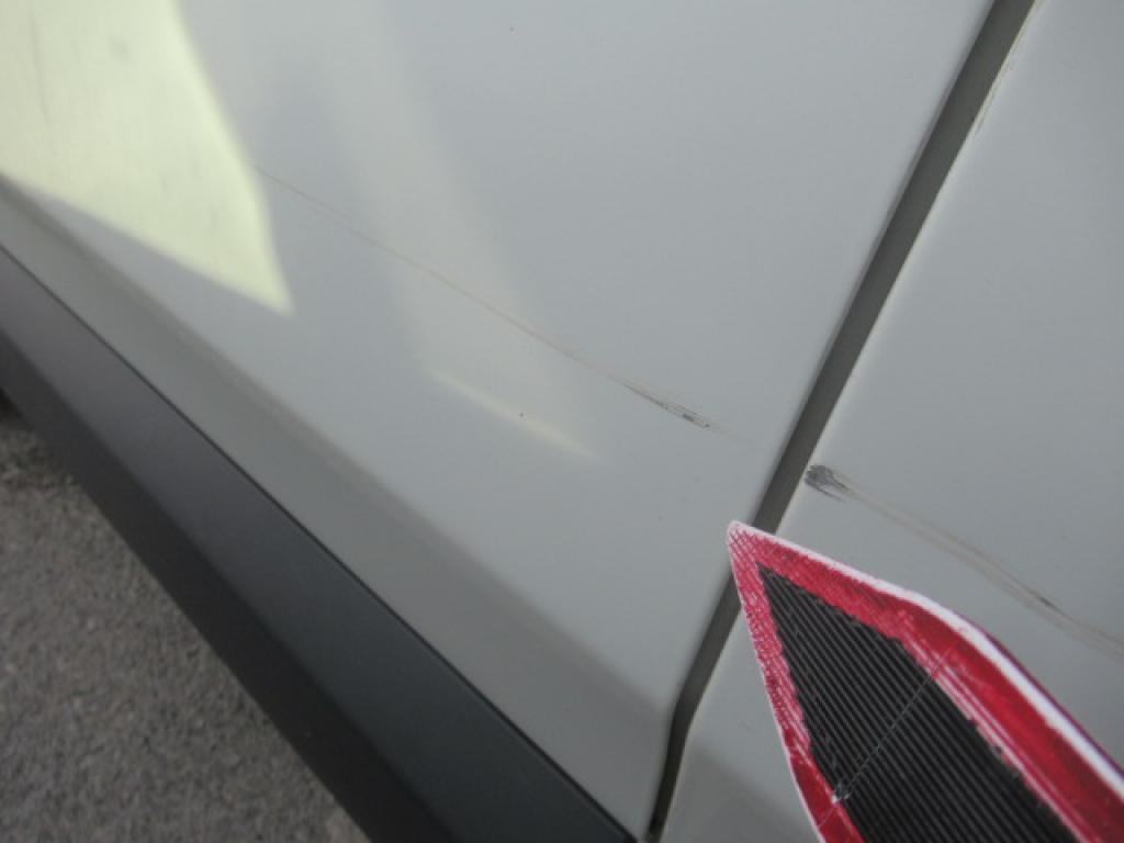 Daño en panel dañado dañado