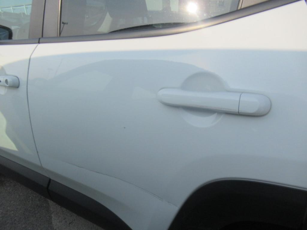 Daño en panel dañado dañado