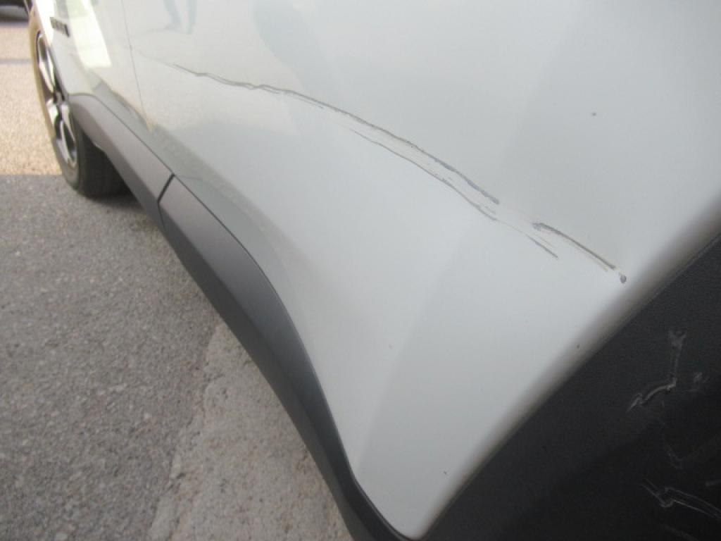 Daño en panel dañado dañado