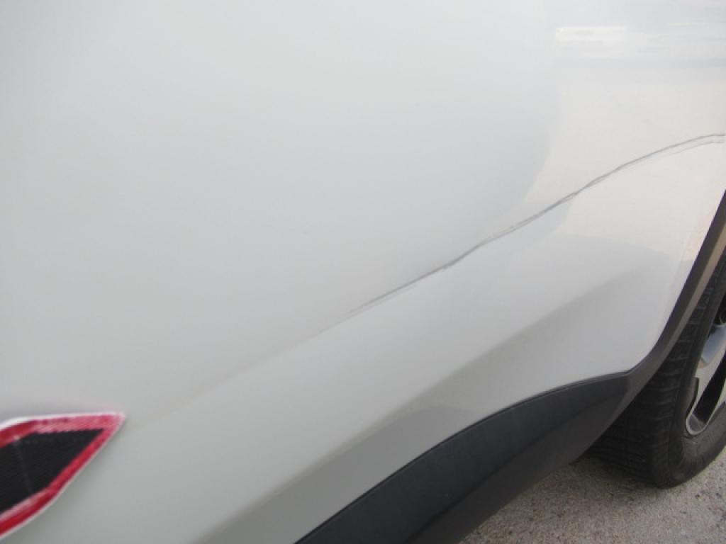 Daño en panel dañado dañado