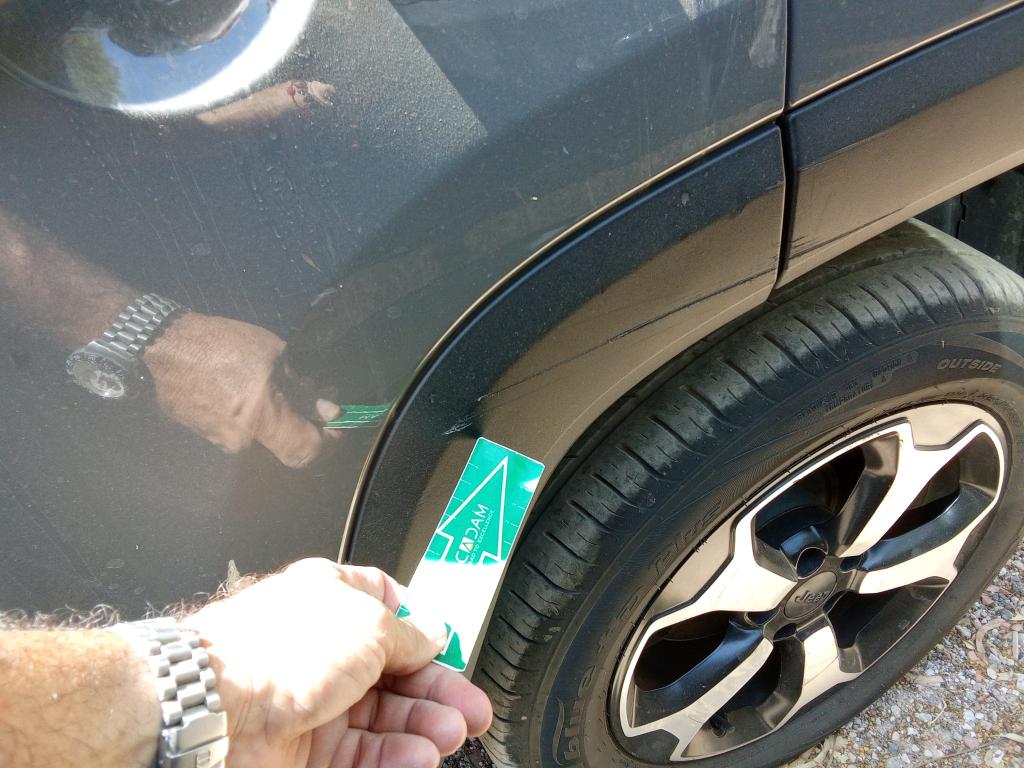 Daño en panel dañado dañado