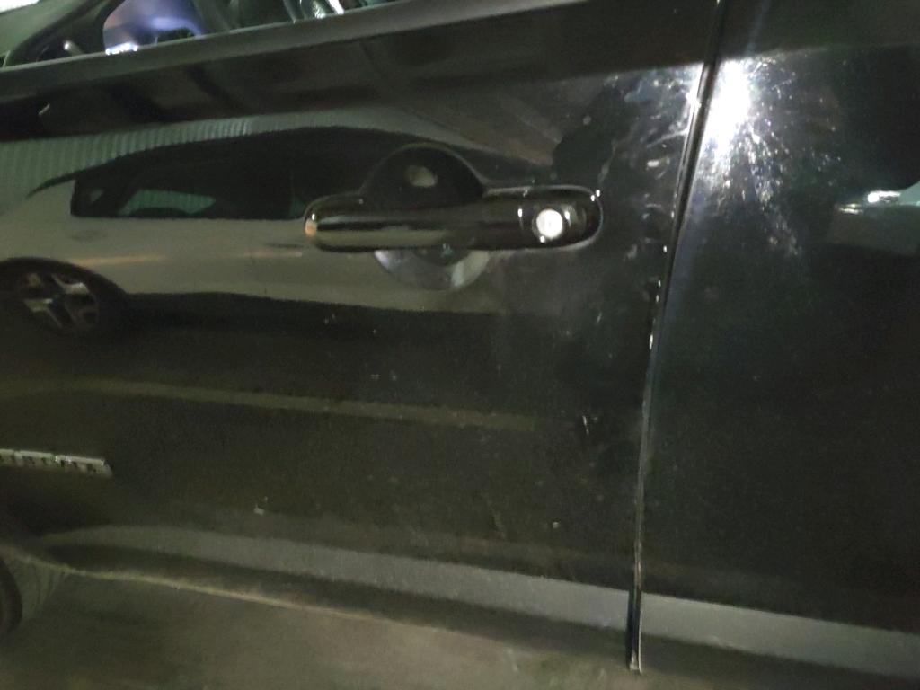 Daño en panel Arañazo ligero Arañazo ligero