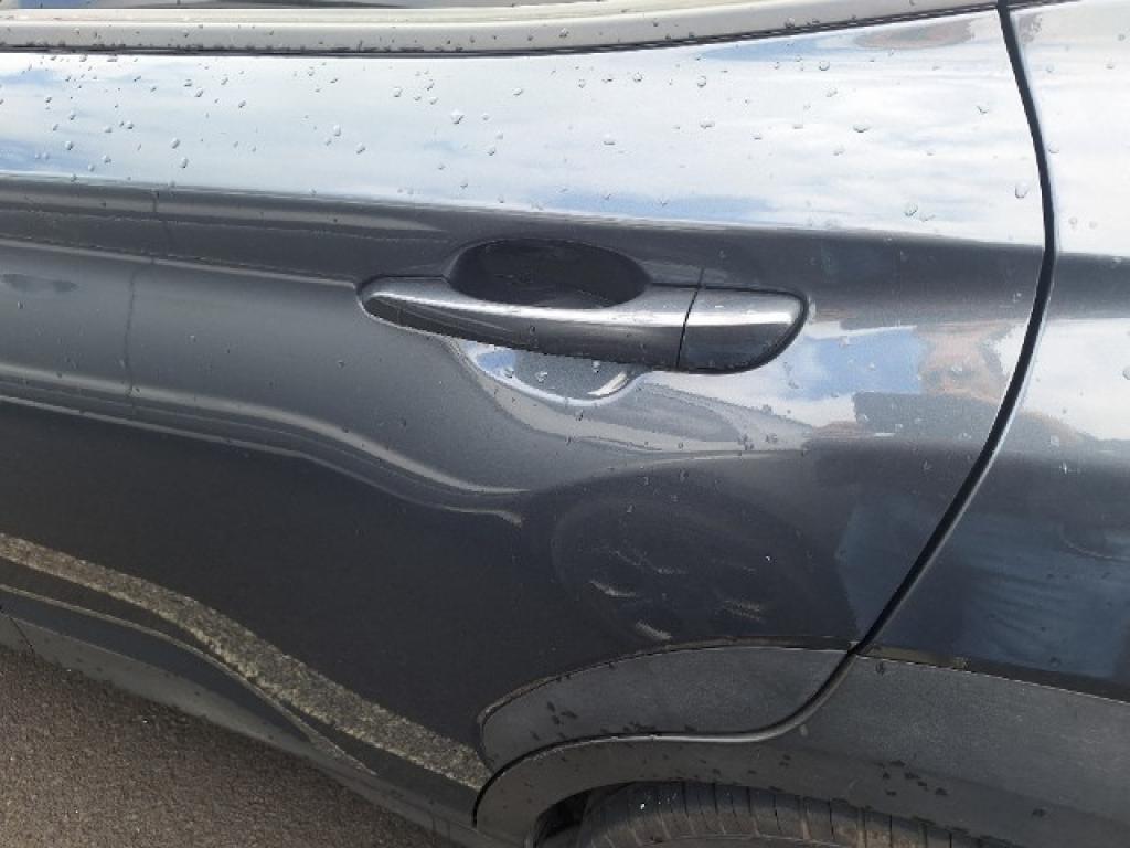 Daño en panel dañado dañado