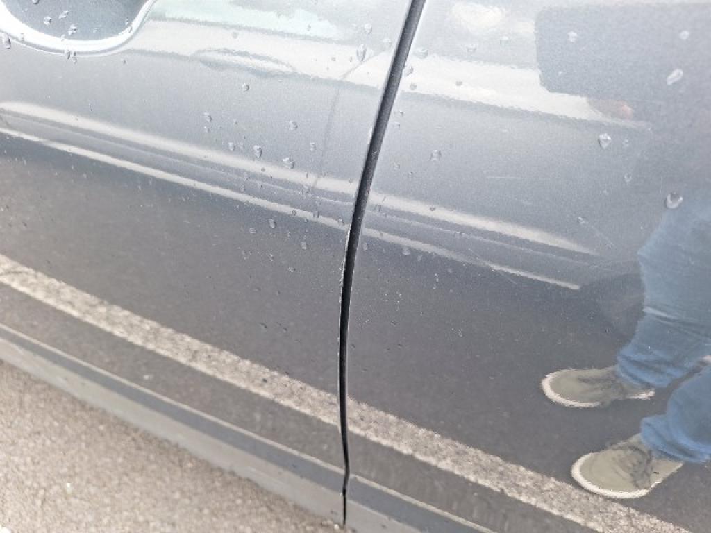 Daño en panel dañado dañado