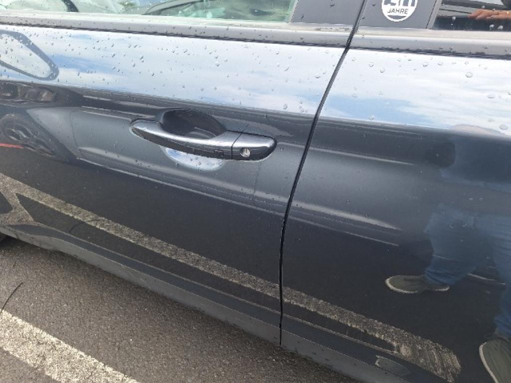 Daño en panel dañado dañado