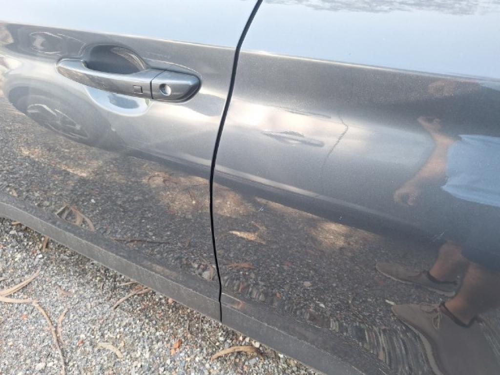 Daño en panel dañado dañado