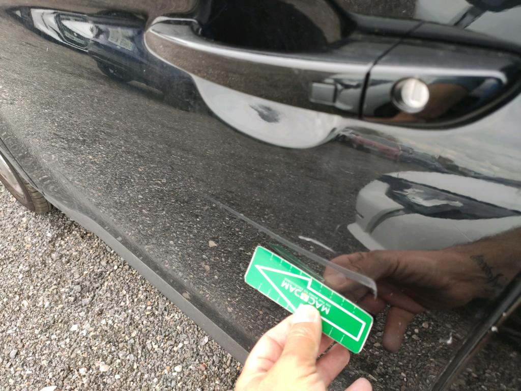 Daño en panel dañado dañado