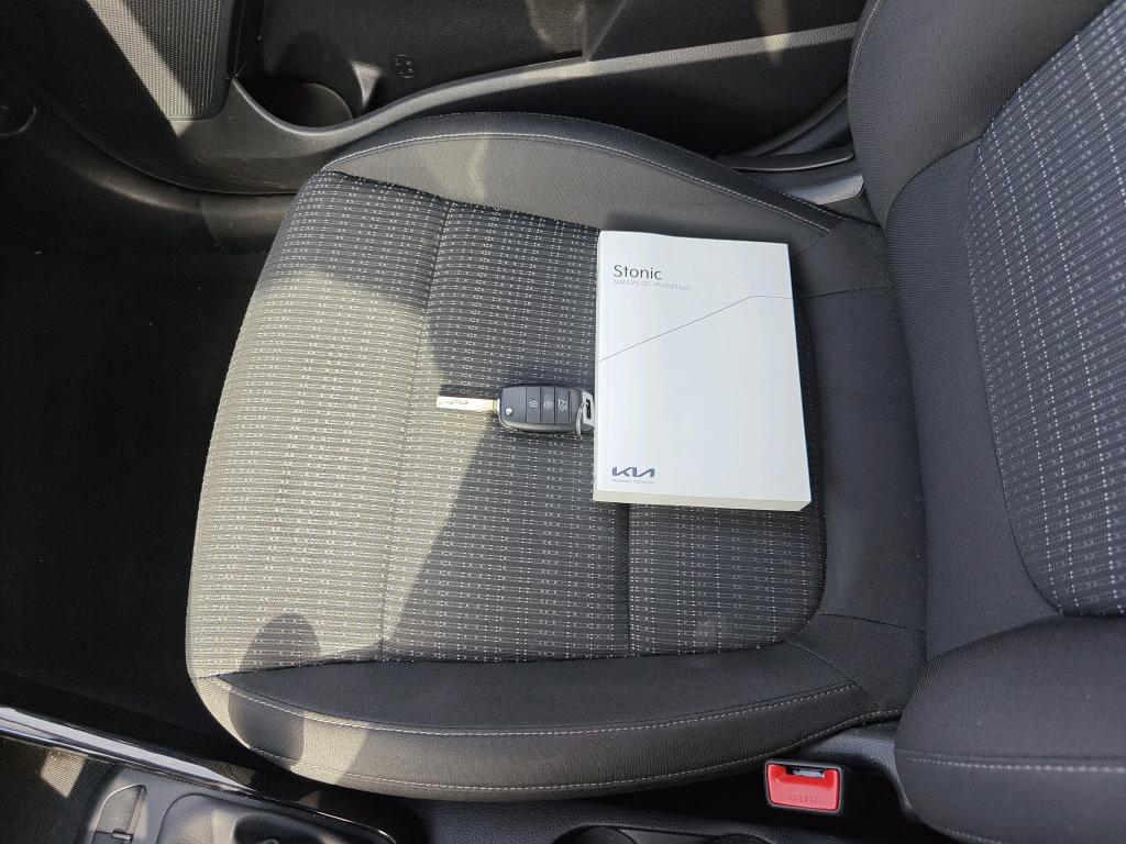 Foto Kia Stonic 4
