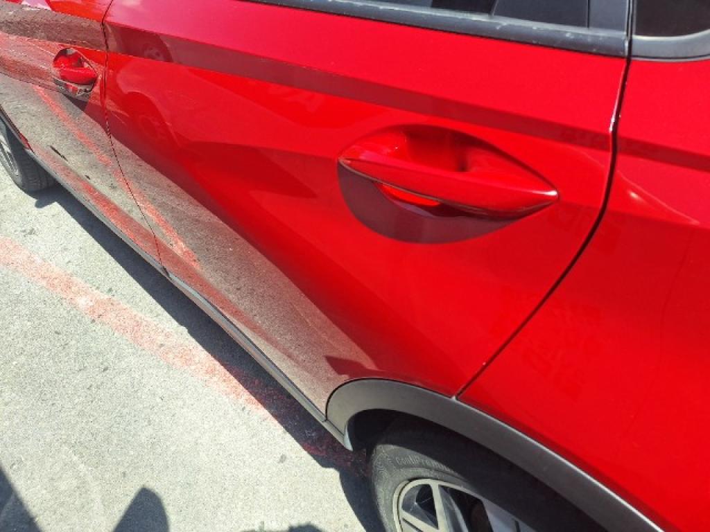 Daño en panel dañado dañado
