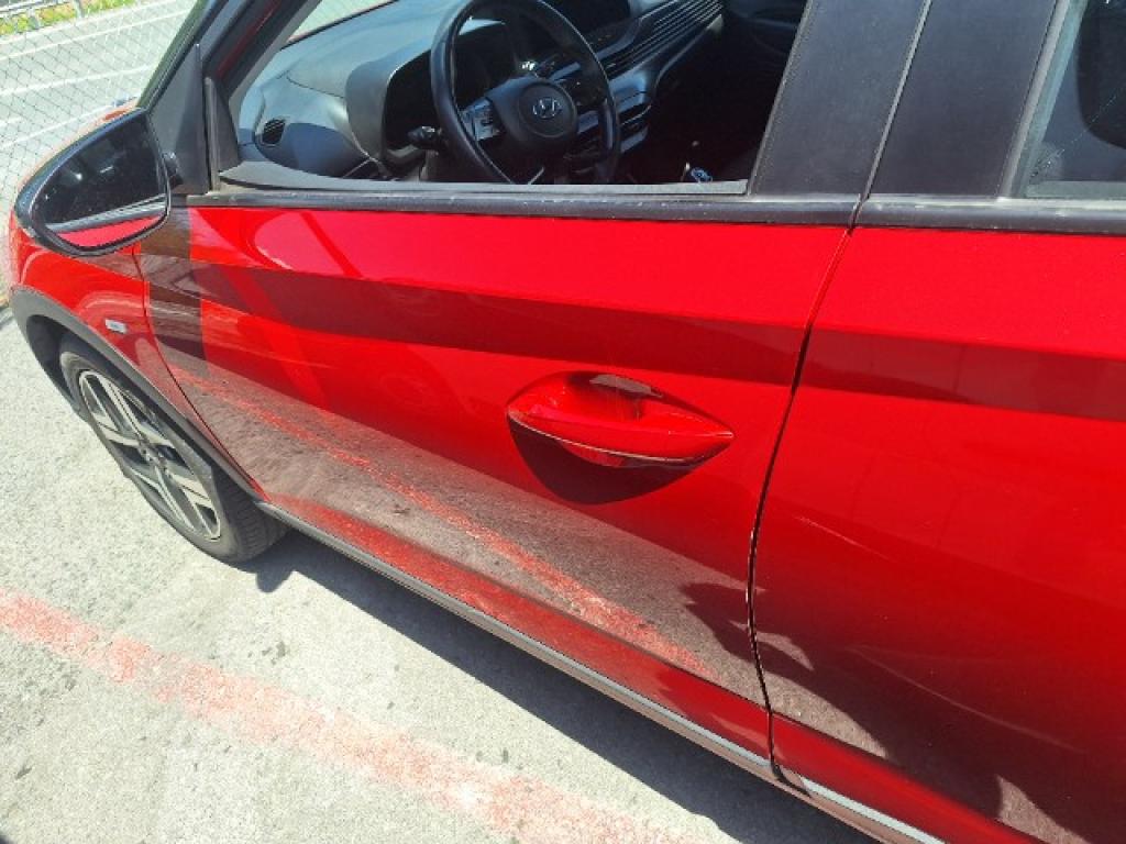 Daño en panel dañado dañado