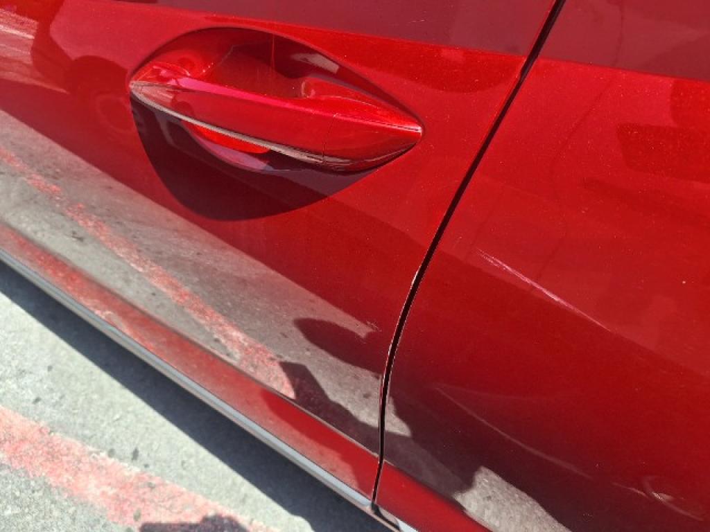 Daño en panel dañado dañado