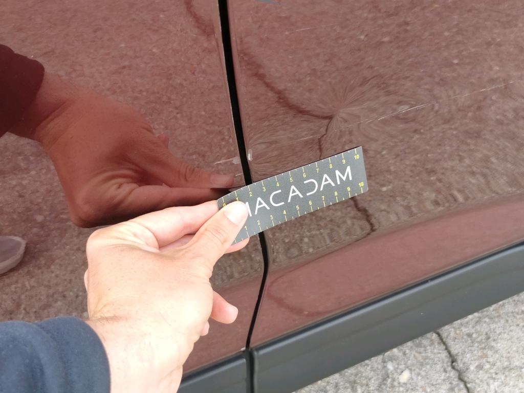 Daño en panel dañado dañado