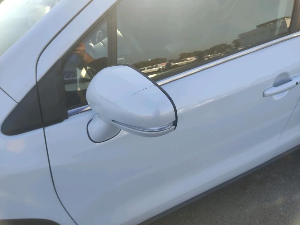 Daño en panel Arañazo ligero Arañazo ligero