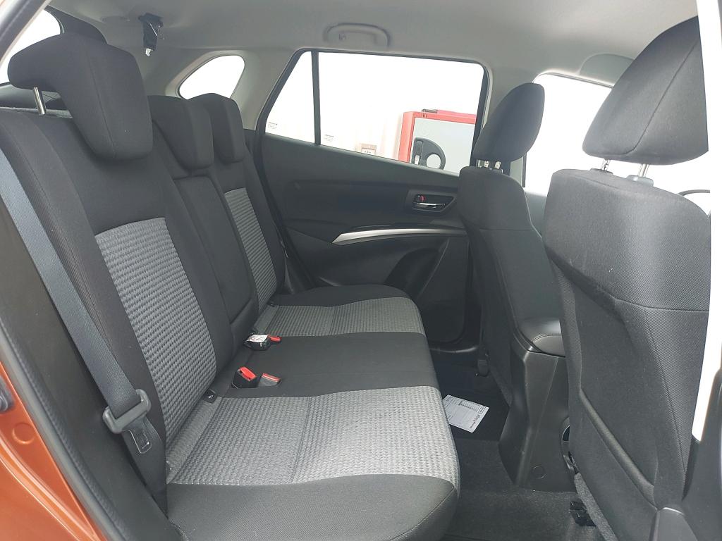 Foto Suzuki S-CROSS 6