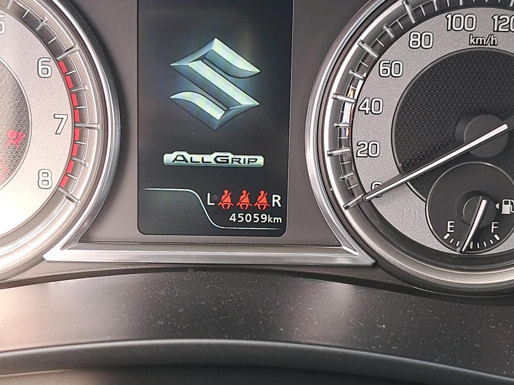 Foto Suzuki S-CROSS 5