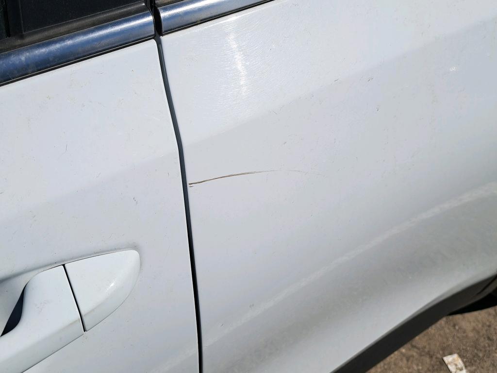 Daño en panel dañado dañado