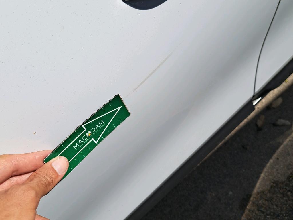 Daño en panel dañado dañado