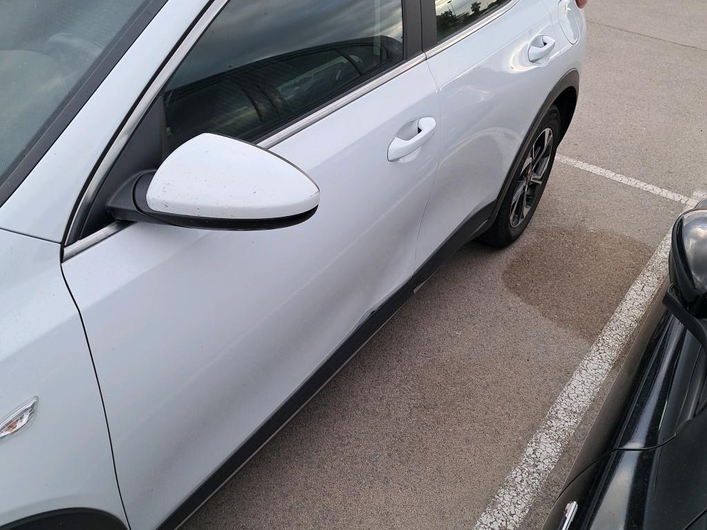 Daño en panel dañado dañado