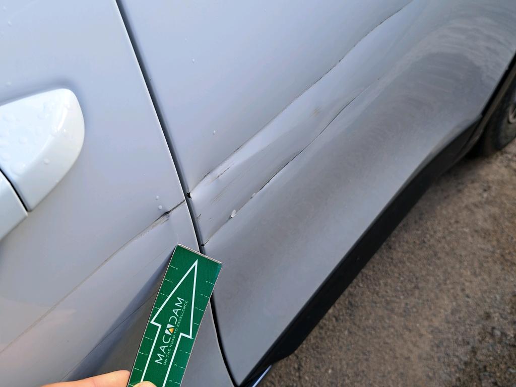 Daño en panel dañado dañado