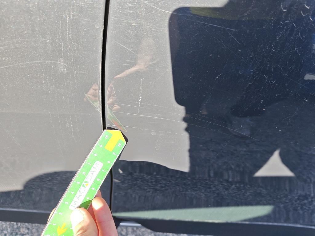 Daño en panel dañado dañado