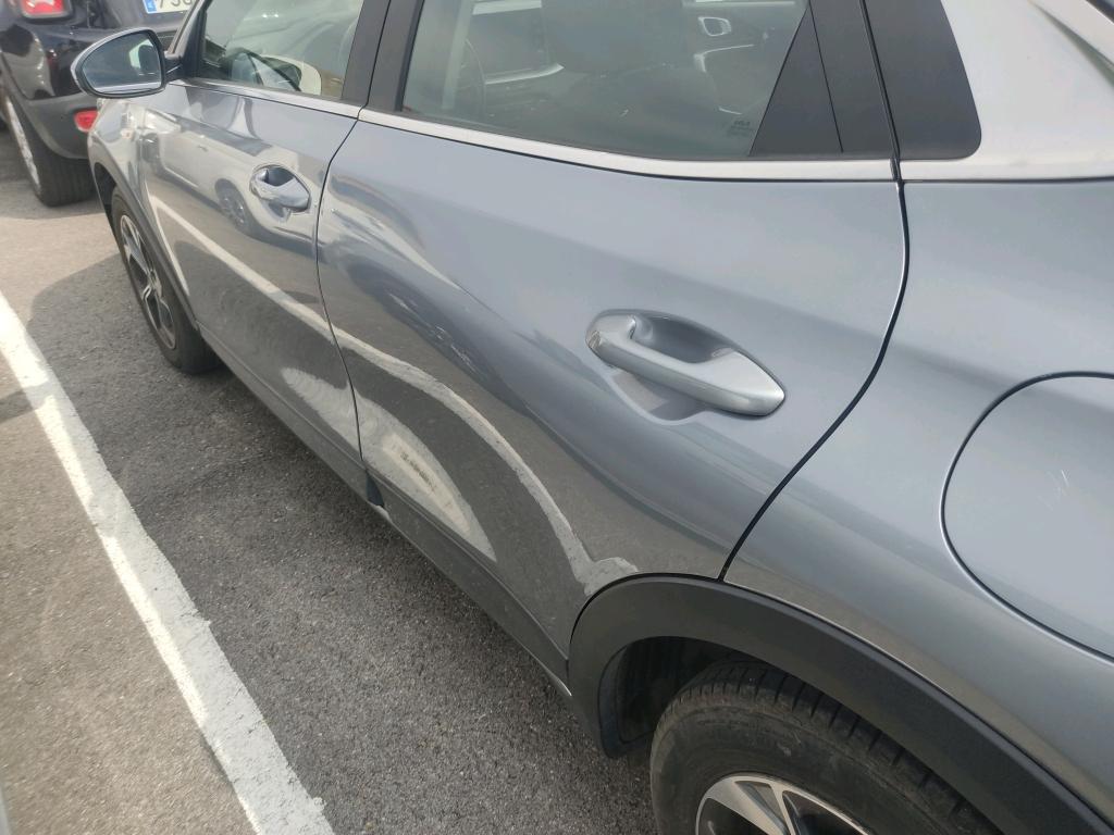 Daño en panel Arañazo ligero Arañazo ligero