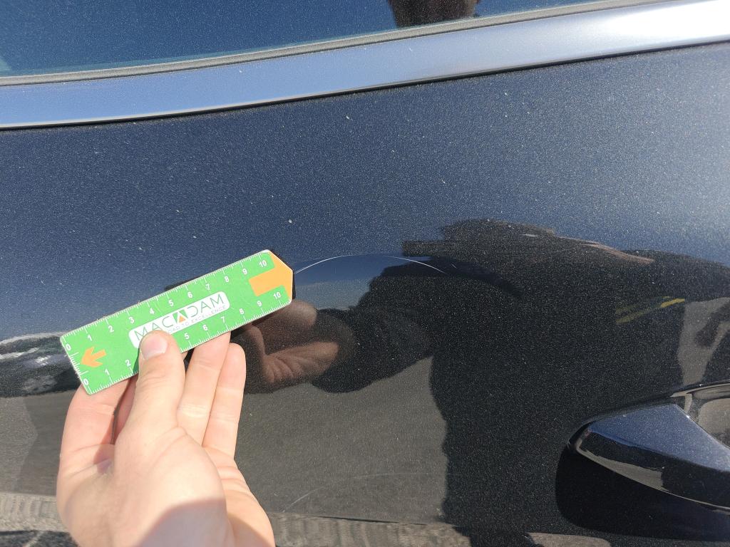 Daño en panel dañado dañado