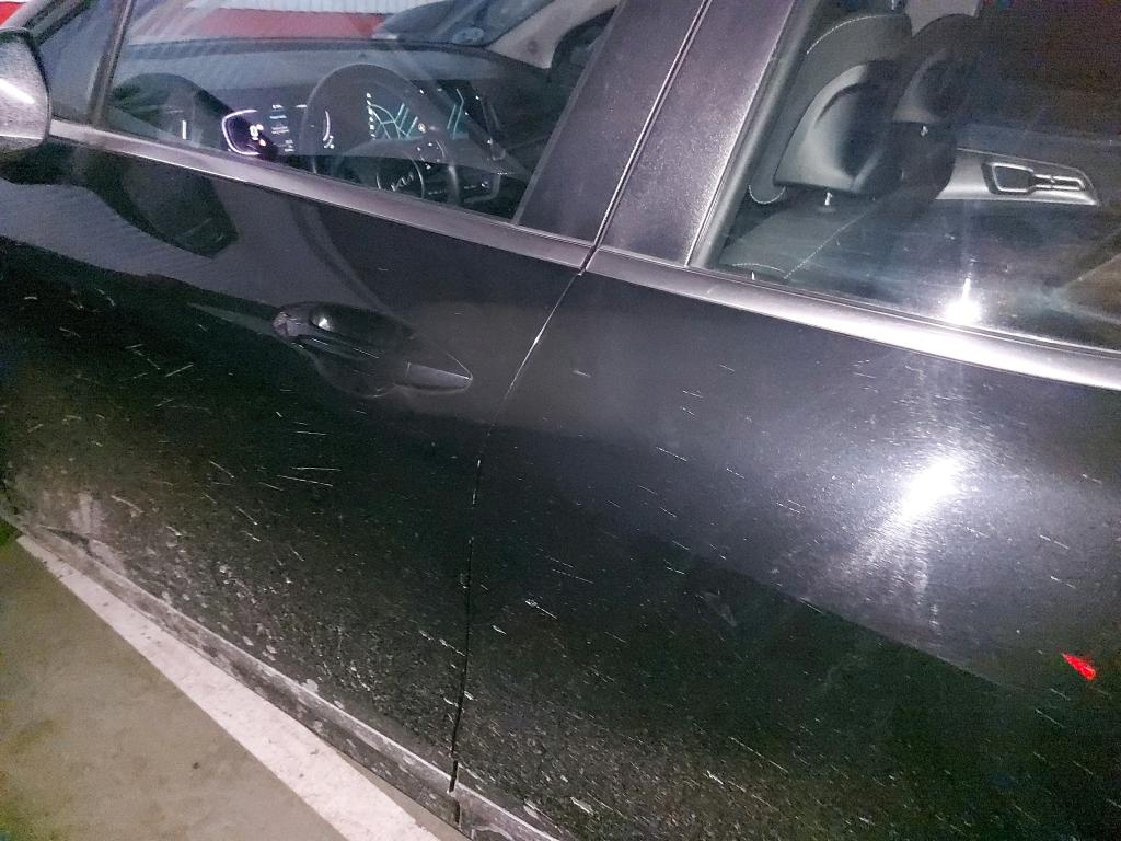 Daño en panel Arañazo ligero Arañazo ligero