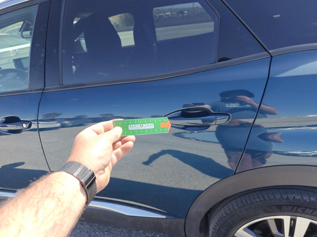 Daño en panel dañado dañado